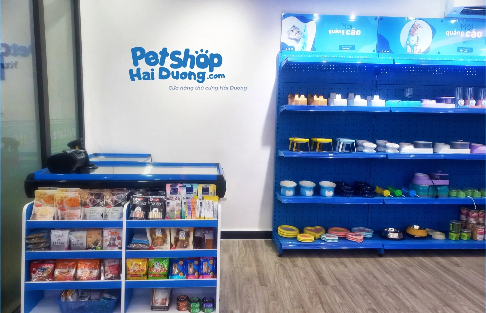 Kệ thức ăn và phụ kiện tại Petshop Hải Dương